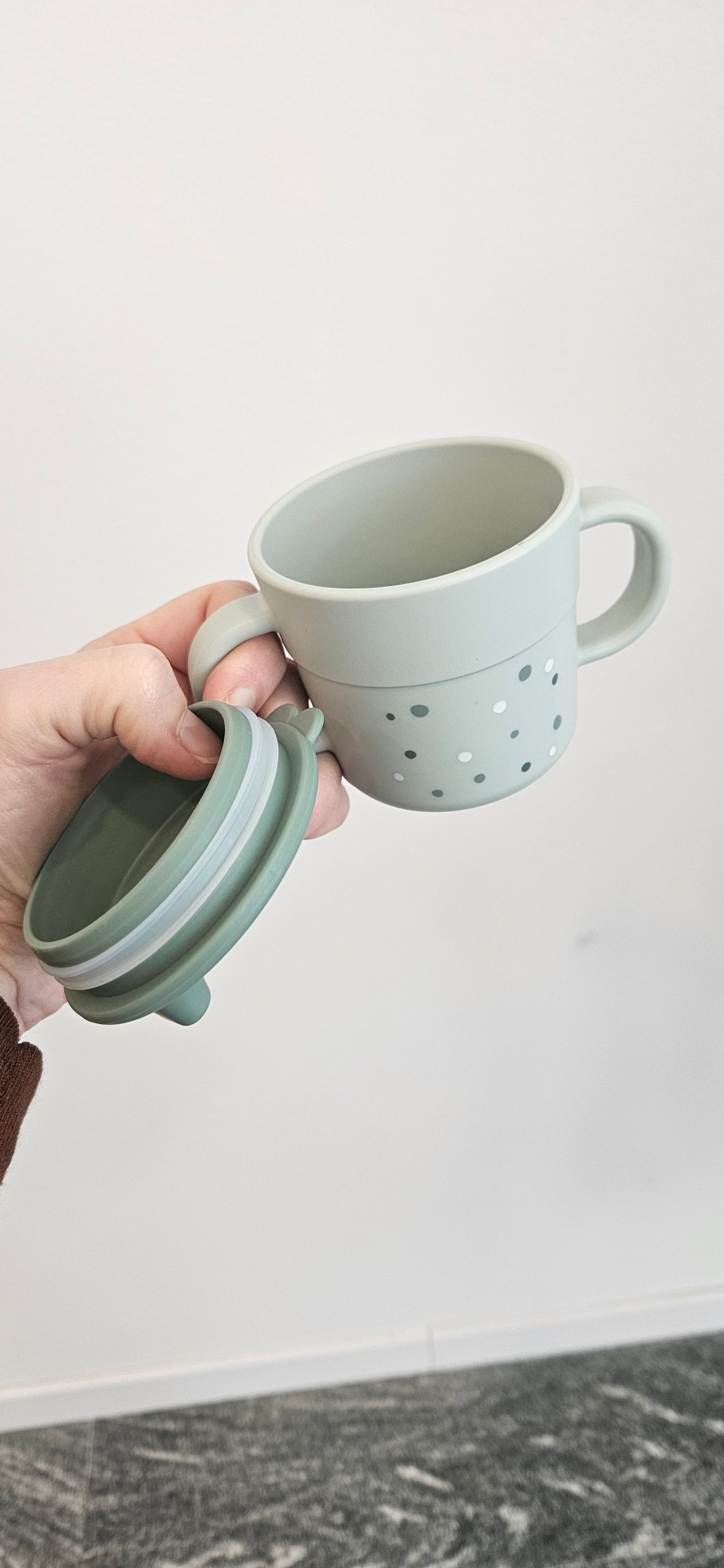 DONE BY DEER Tazza con beccuccio - verde